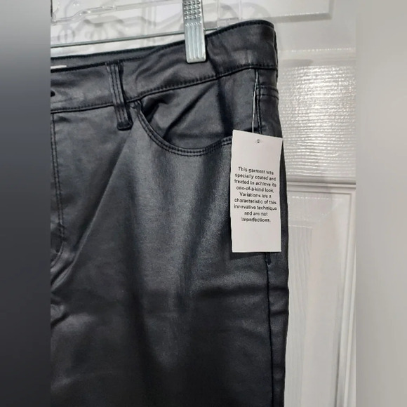 NWT Social Standard by Sanctuary Black Faux Leather Ankle Skinny Pant Size 16 - Picture 3 of 9